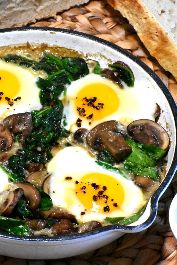 Spinach Mushroom Breakfast Skillet with Eggs