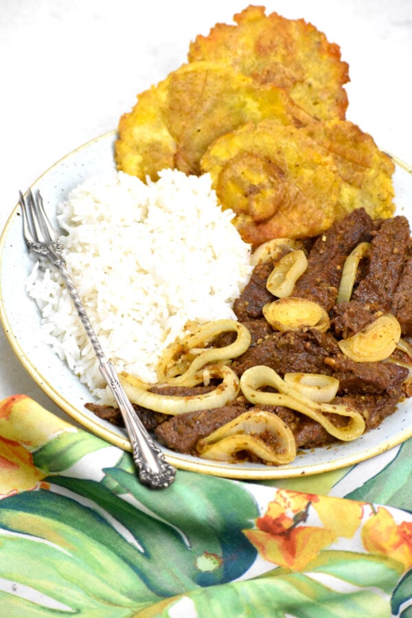 Bistec Encebollado (Steak & Onions) - GypsyPlate