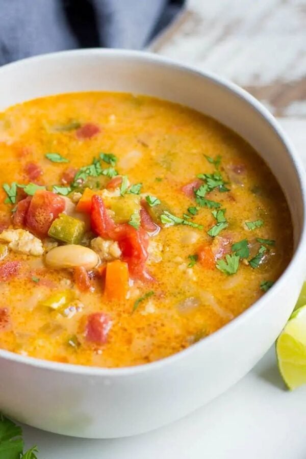 The 30+ BEST Ground Chicken Recipes - White chili.