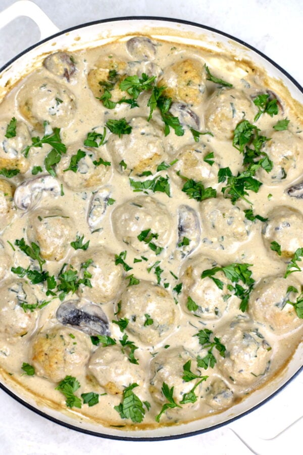 https://gypsyplate.com/wp-content/uploads/2021/05/creamy-parmesan-chicken-meatballs_07-600x900.jpg