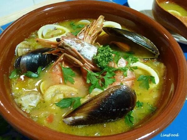 20 BEST Mussel Recipes - Catalan fish stew.