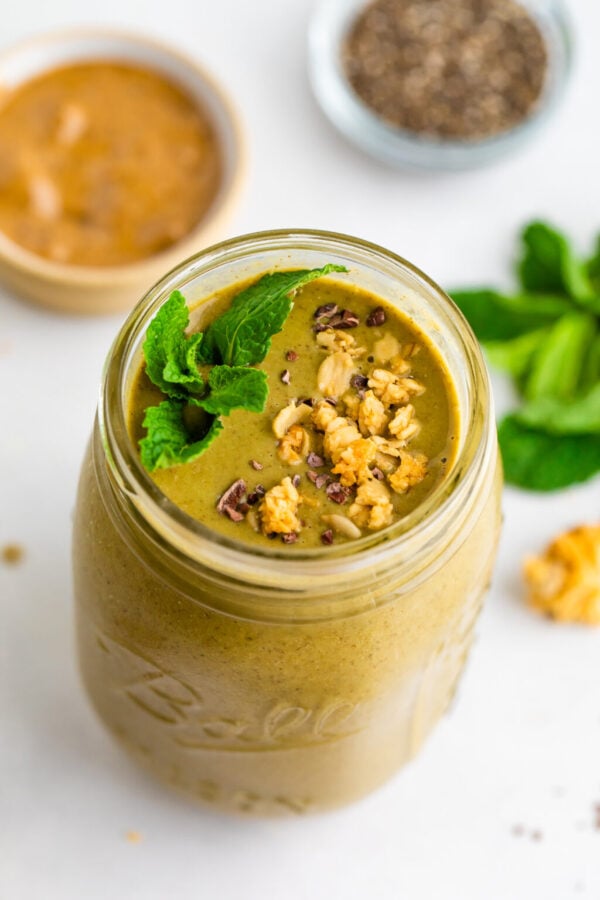 The 35 BEST Smoothie Recipes - mint chocolate chip.