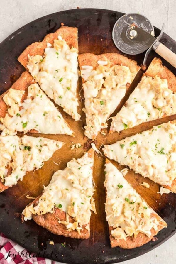 The 20 BEST Canned Chicken Recipes - chicken alfredo pizza.