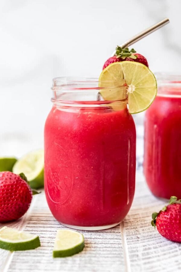 The 30 BEST Mocktail Recipes - strawberry daiqueri.