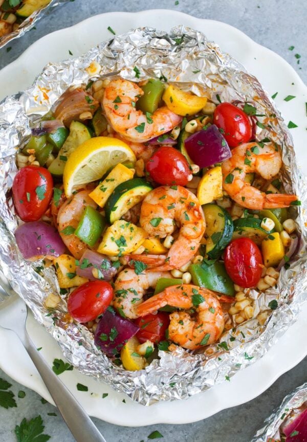 The 40 BEST Summer Dinner Ideas - shrimp and veggies foil packs.
