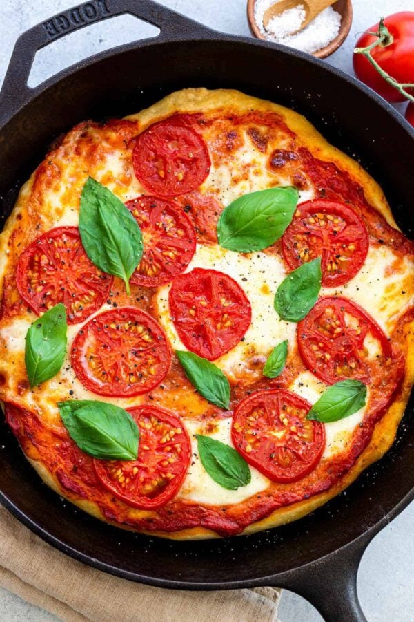 Super Easy Cast Iron Pizza - FeelGoodFoodie