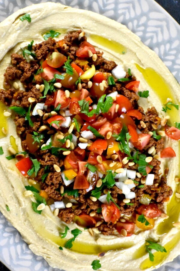 Ground Beef with Hummus and Pita Chips