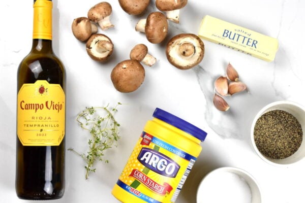 Red wine mushroom sauce ingredients, as listed below.