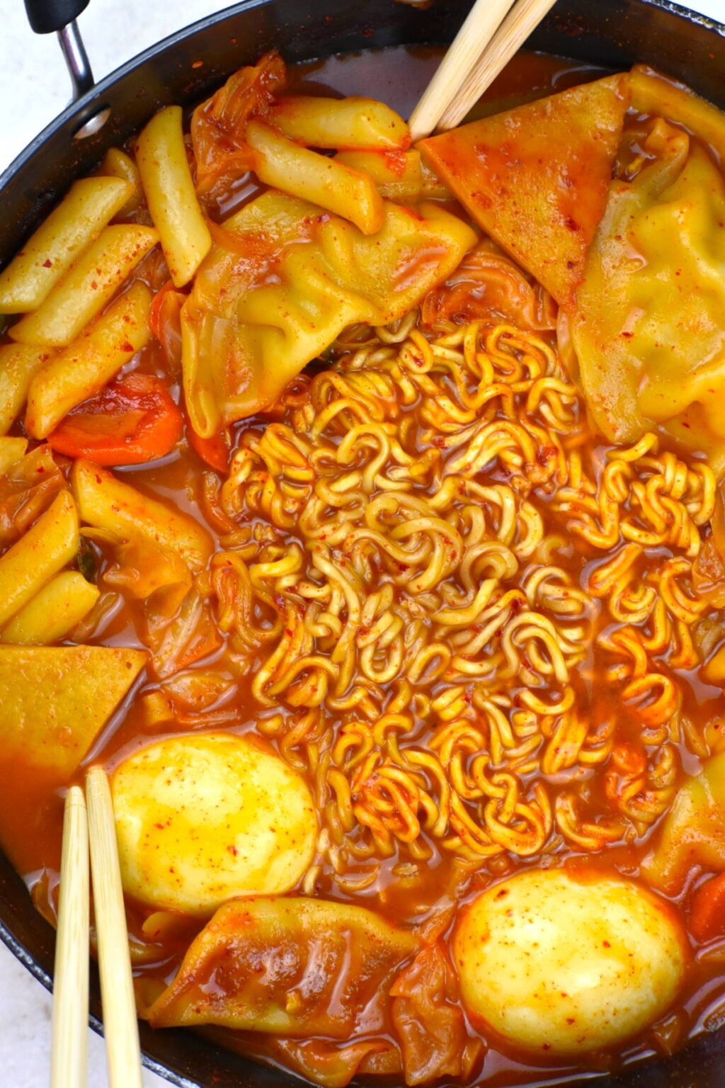 Rabokki (Tteokbokki with Ramen) - GypsyPlate