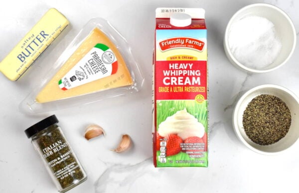 Alfredo sauce ingredients.