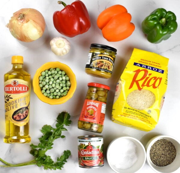 Arroz con pollo ingredients.