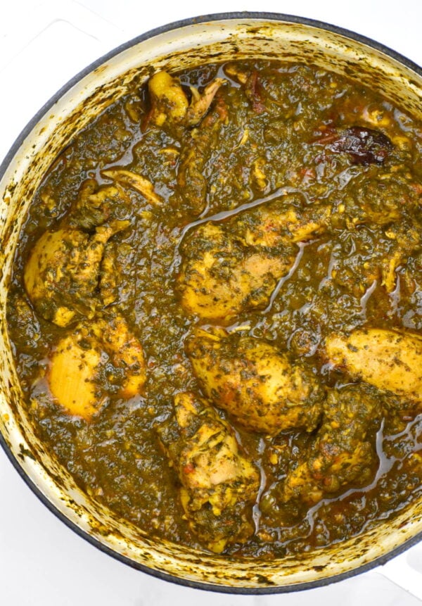 Pot of chicken saagwala.