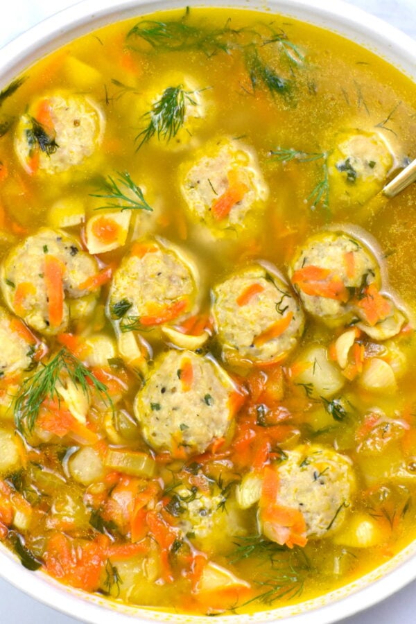 Bowl of frikadelki soup.