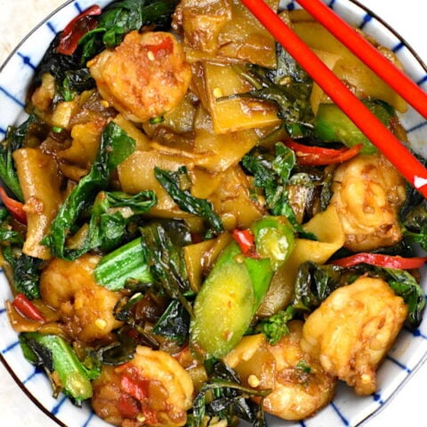 featured image for drunken noodles recipe