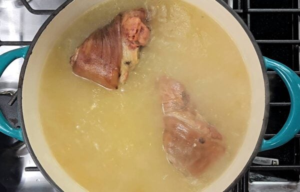 boiling ham hocks in a dutch oven