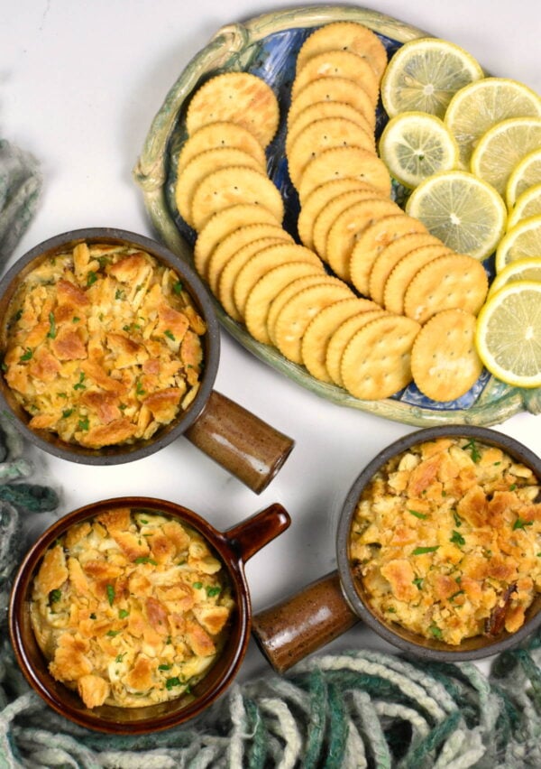 crab imperial served with crackers