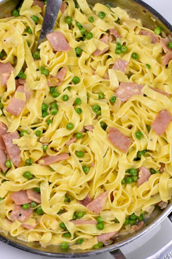 skillet full of fettuccine alla papalina
