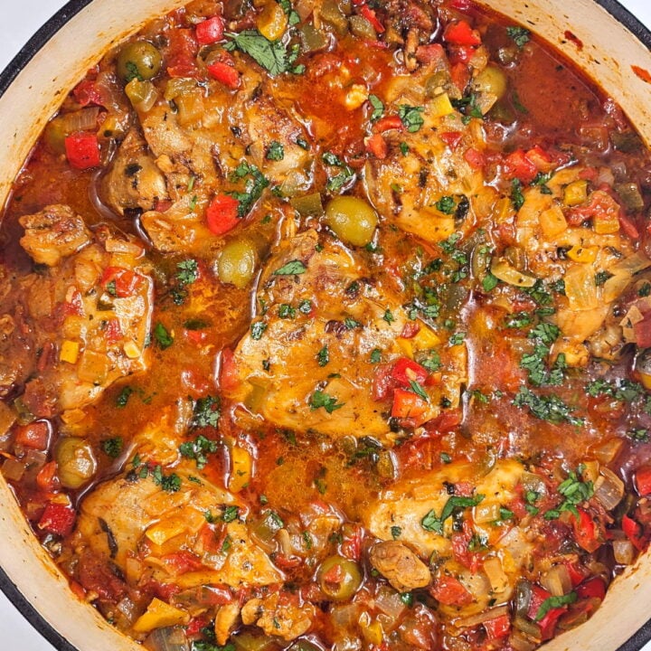 Featured image for Dominican pollo guisado recipe