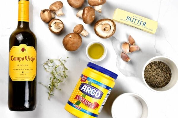 Red wine mushroom sauce ingredients, as listed below.